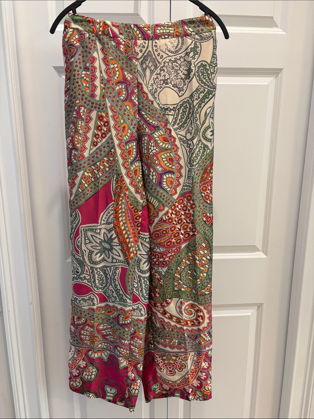 ZARA Wide-Leg Paisley Print Pants in Fuchsia and Green
